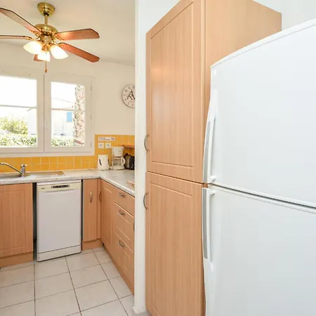 3 Bedroom Awesome In Aigues-Mortes