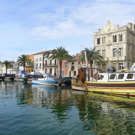 Dom wakacyjny Cozy In With Kitchen Aigues-Mortes